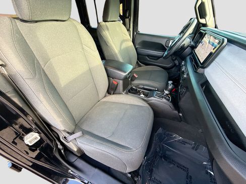 Used 2024 Jeep Wrangler Unlimited Sport AWD/4WD image 13