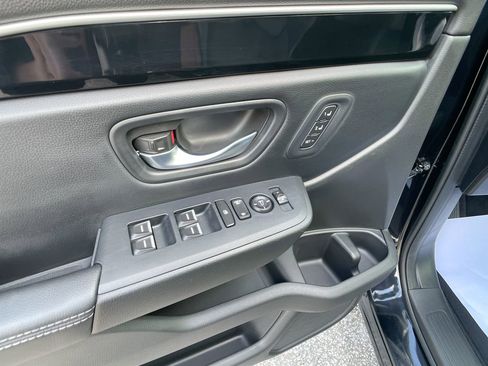 Used 2024 Honda Pilot Touring image 14