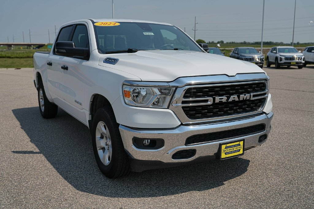 Used 2024 RAM 1500 Big Horn AWD/4WD image 5