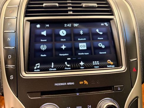 Used 2017 Lincoln MKX Select w/ Select Plus Package image 27