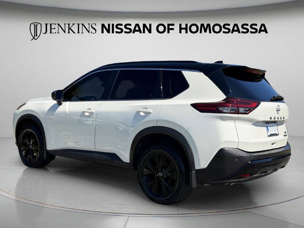 Used 2023 Nissan Rogue SV w/ SV Premium B Package FWD image 9
