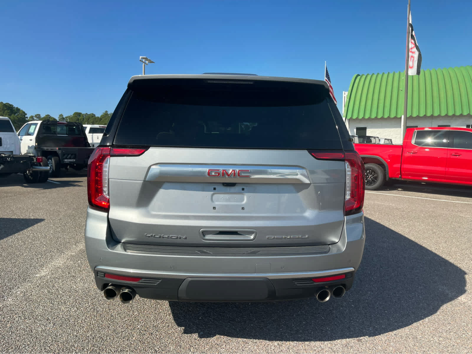 Used 2024 GMC Yukon XL Denali w/ Denali Reserve Package AWD/4WD image 6