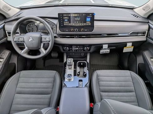 New 2026 Mitsubishi Outlander AWD image 14