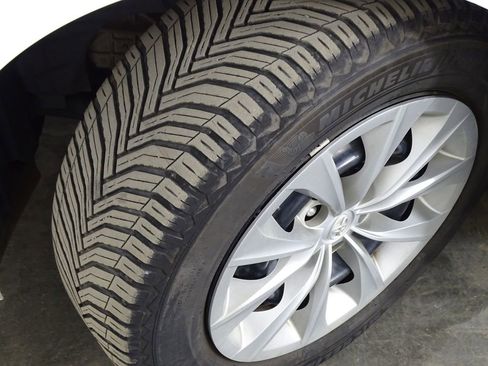 Used 2017 Toyota Camry LE image 38