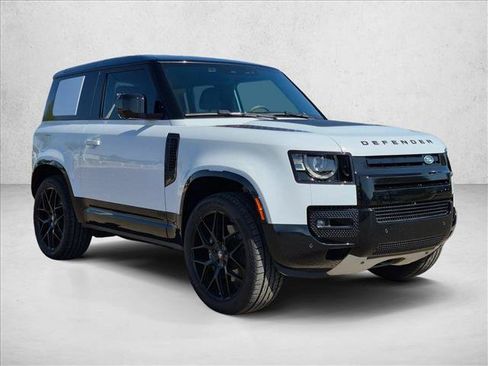 Used 2023 Land Rover Defender 90 V8 AWD/4WD image 3
