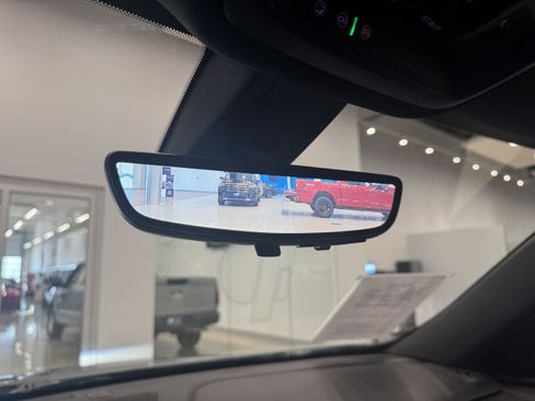 Used 2023 Chevrolet Traverse High Country image 26