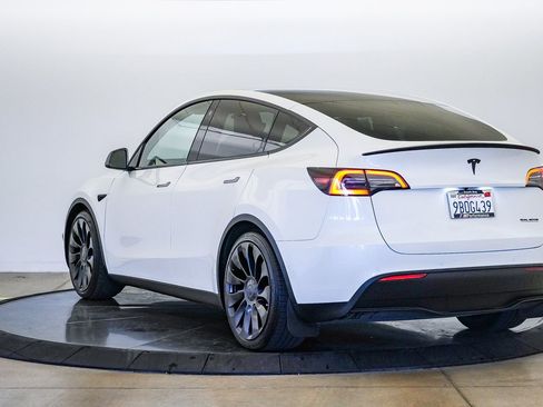 Used 2022 Tesla Model Y Performance AWD/4WD image 2