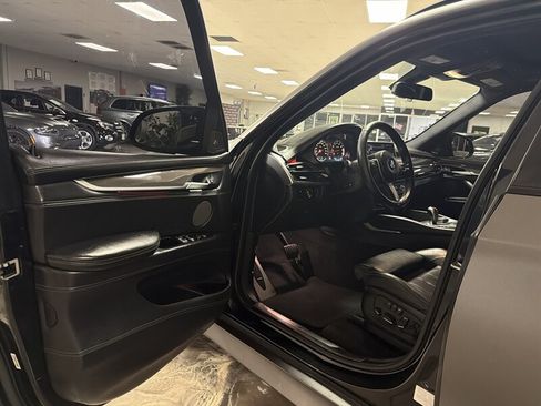 Used 2015 BMW X5 M AWD/4WD image 30