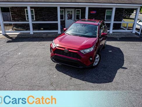 Used 2019 Toyota RAV4 XLE w/ Convenience Package image 3