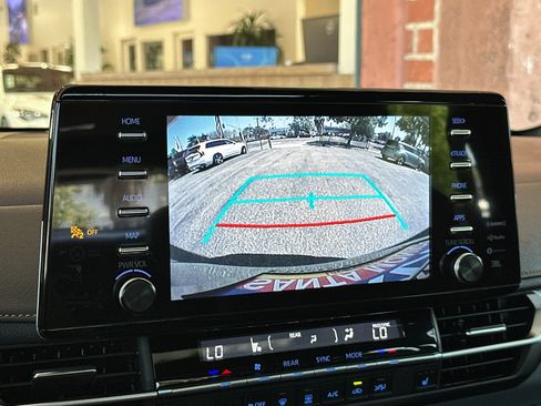 Used 2024 Toyota Sienna XLE Woodland Edition AWD/4WD image 28