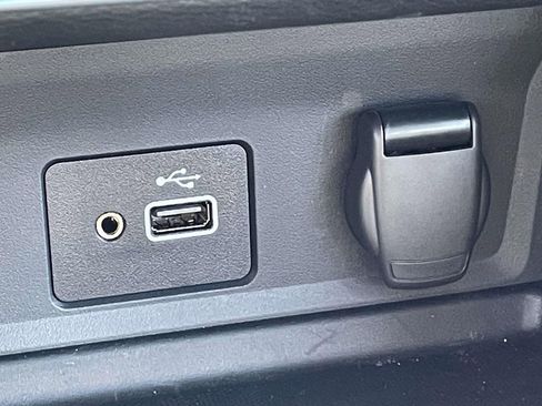 Used 2025 Nissan Sentra S image 26