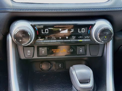 Used 2020 Toyota RAV4 XSE w/ XSE Grade Weather Package AWD/4WD image 17