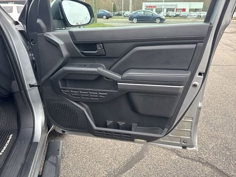 Used 2025 Toyota Tacoma SR5 w/ SR5 Upgrade Package AWD/4WD image 26