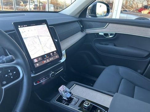 Used 2025 Volvo XC90 B6 Plus image 19