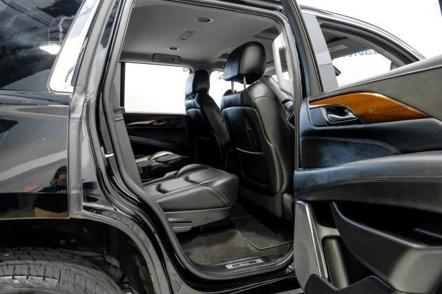 Used 2020 Cadillac Escalade 2WD image 41