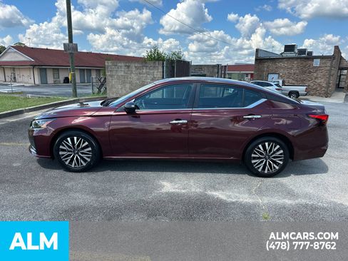 Used 2025 Nissan Altima 2.5 SV FWD image 9