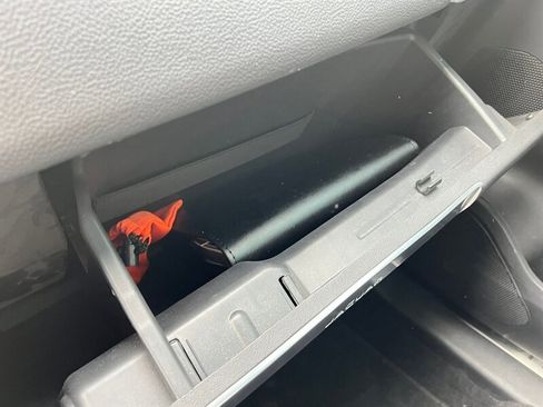 Used 2017 Jaguar F-PACE Prestige image 45