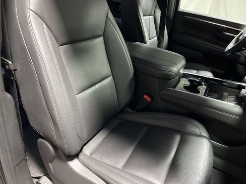 Used 2025 Chevrolet Tahoe LT image 13