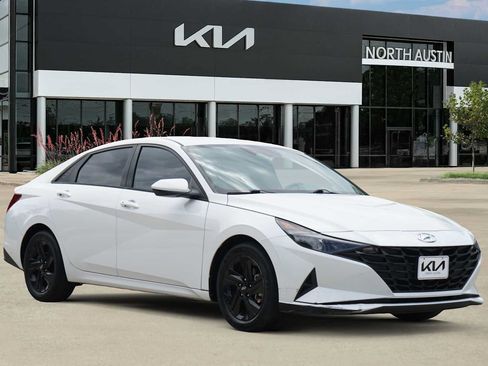 Used 2021 Hyundai Elantra SEL w/ Cargo Package FWD image 7