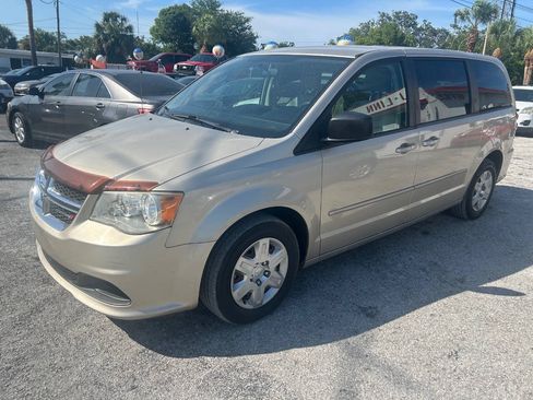 Used 2012 Dodge Grand Caravan SE FWD image 3