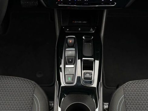 Used 2023 Chevrolet Bolt EUV LT w/ Comfort Package image 29