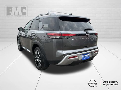 Used 2022 Nissan Pathfinder Platinum w/ Cargo Package AWD/4WD image 4
