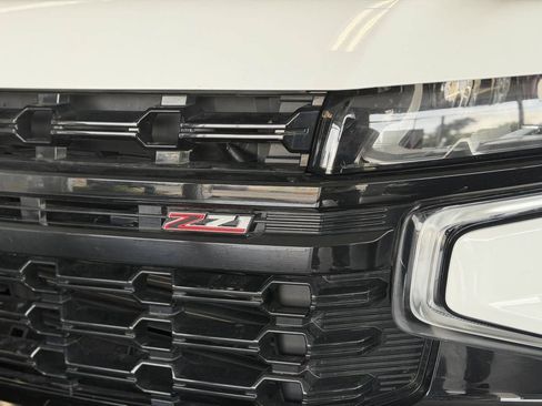 Used 2023 Chevrolet Suburban Z71 AWD/4WD image 32