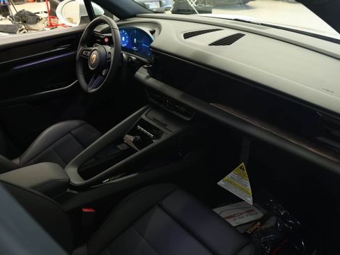 Used 2024 Porsche Macan 4 Electric image 23