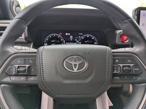 Used 2025 Toyota 4Runner TRD Off-Road Premium AWD/4WD image 24