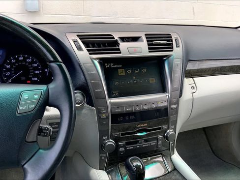 Used 2007 Lexus LS 460 RWD image 15