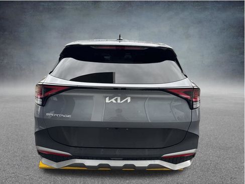 Used 2023 Kia Sportage EX image 4