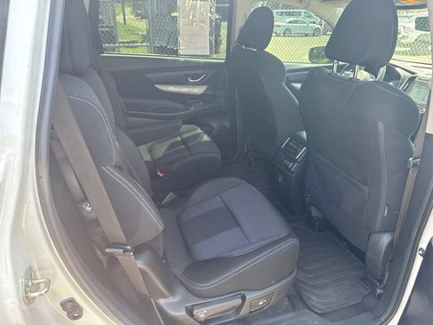 Used 2020 Subaru Ascent Premium w/ Convenience Package AWD/4WD image 5