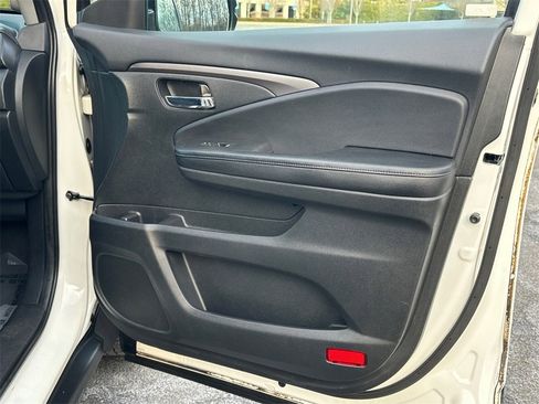 Used 2017 Honda Pilot EX image 13