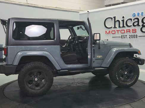 Used 2015 Jeep Wrangler Sahara w/ Connectivity Group AWD/4WD image 22
