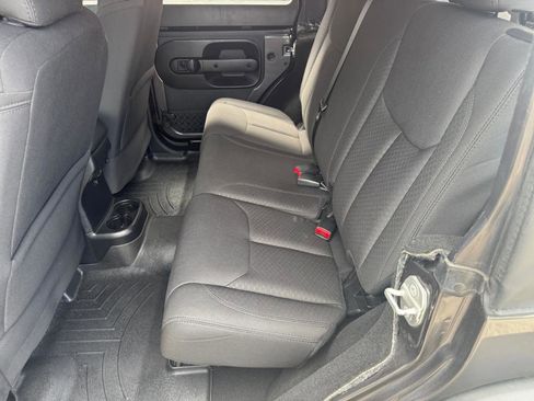 Used 2016 Jeep Wrangler Unlimited Sport w/ Connectivity Group image 6