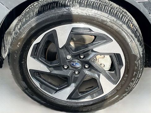 Used 2024 Subaru Crosstrek 2.5i Limited AWD/4WD image 32