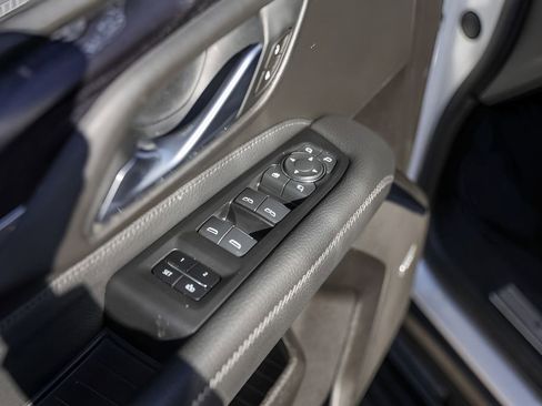 Used 2021 GMC Yukon XL Denali w/ Denali Premium Package image 26