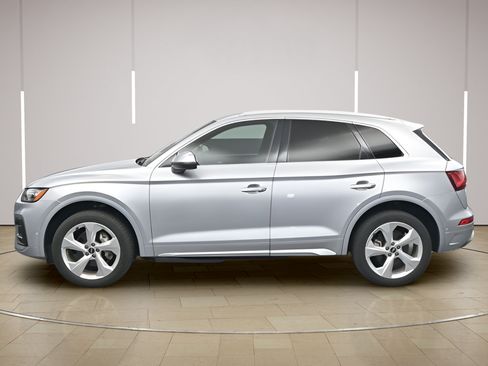 Used 2021 Audi Q5 Prestige AWD/4WD image 2