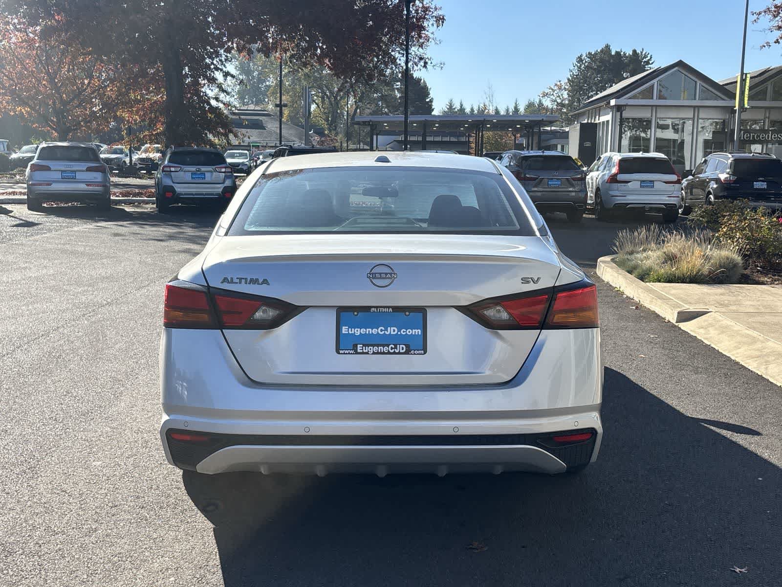 Used 2024 Nissan Altima 2.5 SV FWD image 4