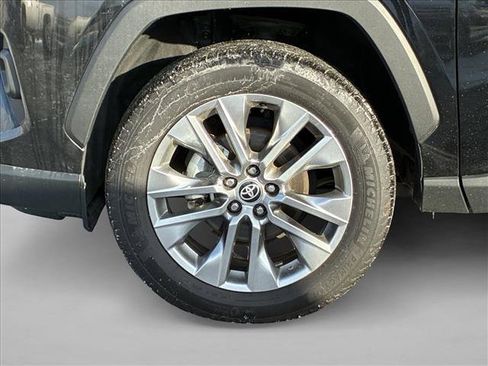 Used 2025 Toyota RAV4 XLE Premium image 9