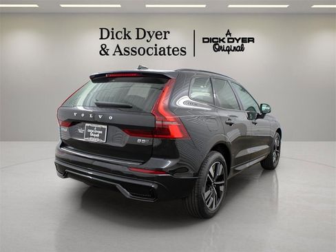 New 2026 Volvo XC60 B5 Core w/ Protection Package Premier image 2
