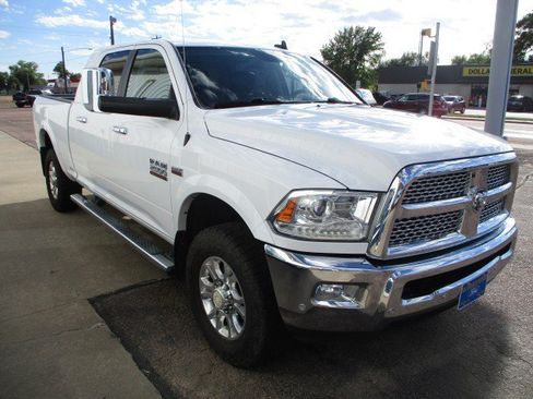 Used 2018 RAM 2500 Laramie w/ Convenience Group AWD/4WD image 4