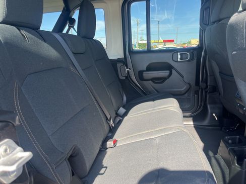 Used 2025 Jeep Wrangler Unlimited Sport AWD/4WD image 15