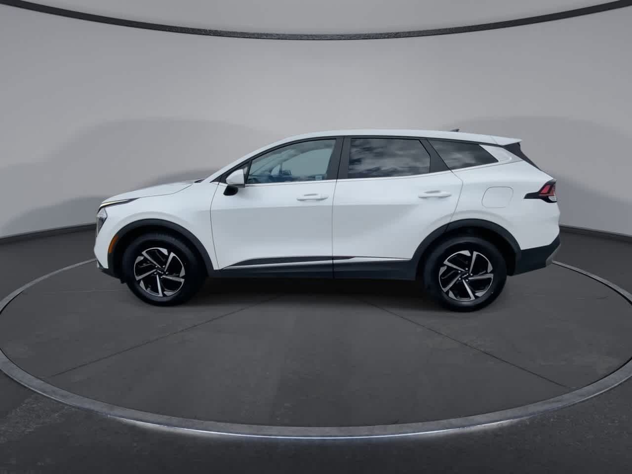 Used 2023 Kia Sportage LX AWD/4WD image 5