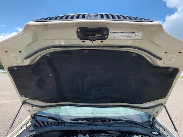 Used 2001 Lincoln LS RWD image 3