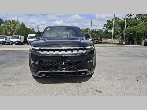 New 2026 Jeep Grand Wagoneer Limited w/ Convenience Group I AWD/4WD image 40