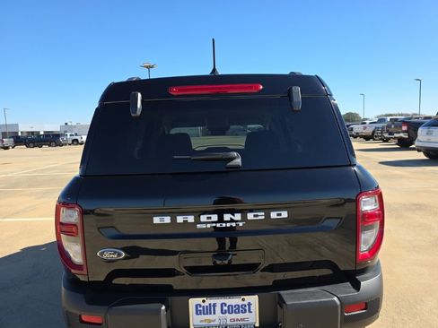 Used 2025 Ford Bronco Sport Badlands image 11