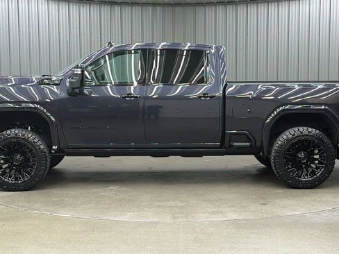 Used 2025 GMC Sierra 3500 Denali w/ Denali Reserve Package image 2