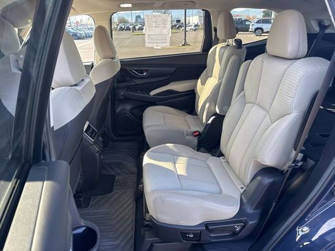Used 2023 Subaru Ascent Premium w/ Convenience Package image 11