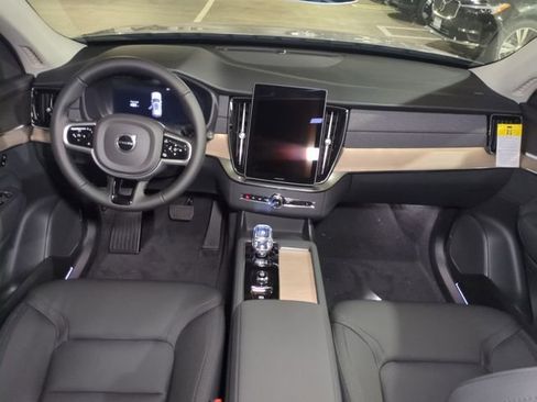 New 2026 Volvo XC90 B5 Core w/ Protection Package image 27